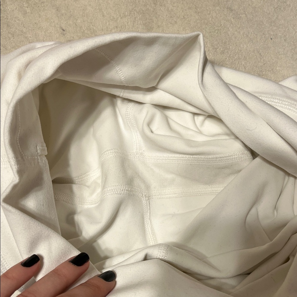 White lululemon align leggings - Picture 6 of 6